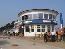 Restaurant mit herrlichem Ausblick auf den Strand in Scharbeutz